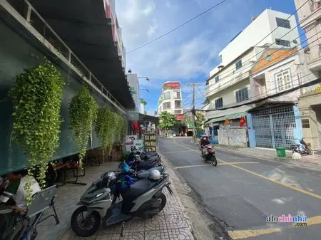 Bán  Nhà số 300 Đường Trịnh Đình Trọng, Phường Hòa Thạnh, Quận Tân Phú